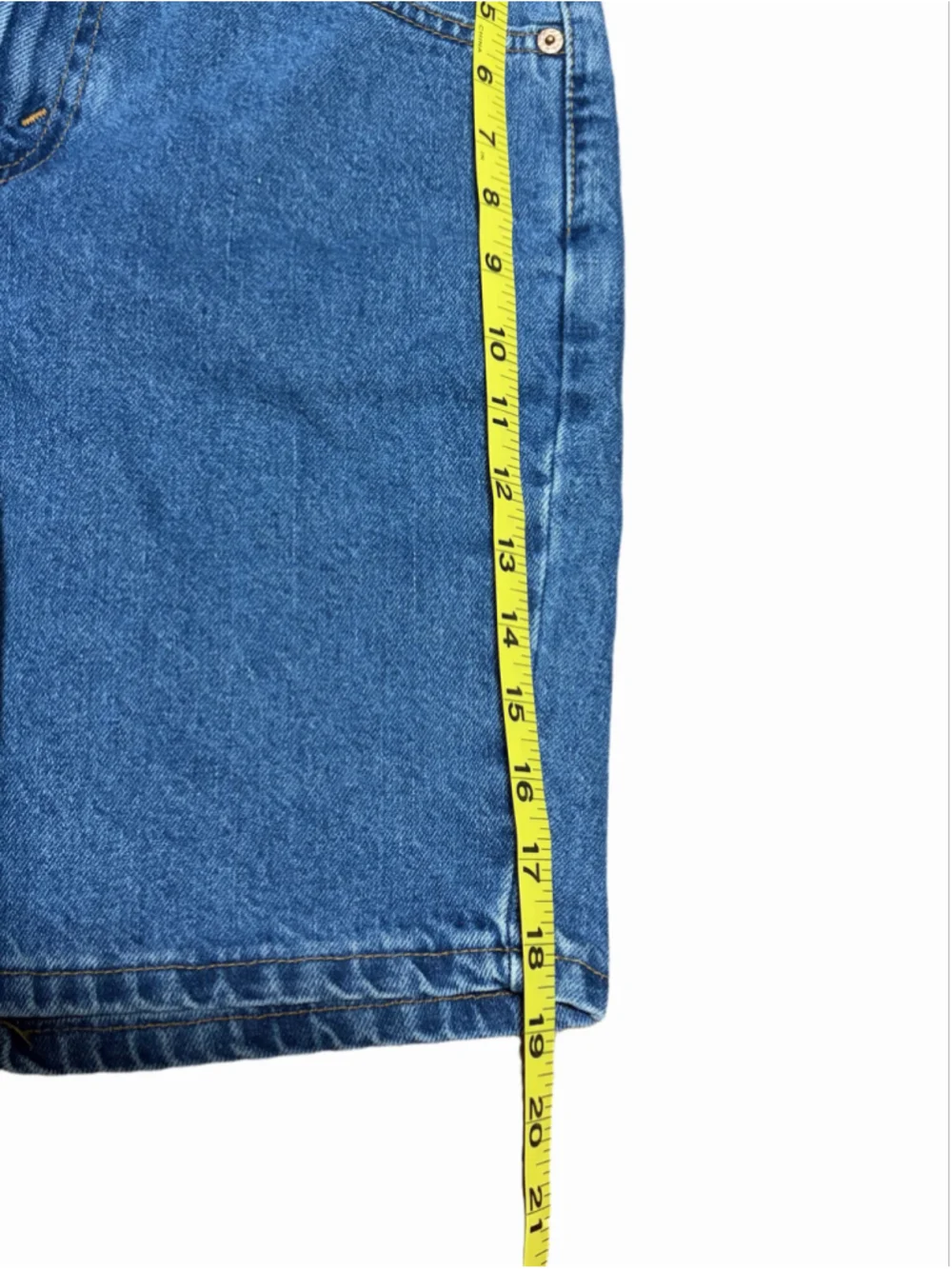 Vintage Levi’s 505 Denim Shorts Made in USA size 30